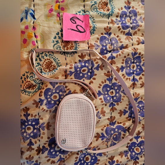 Light Pink Buckle Down DISNEY Belt Bag Pin Purse - Picture 1 of 8